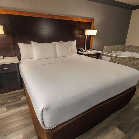 Comfort Inn & Suites Near Universal - N Hollywood - Burbank Los Angeles Esterno foto