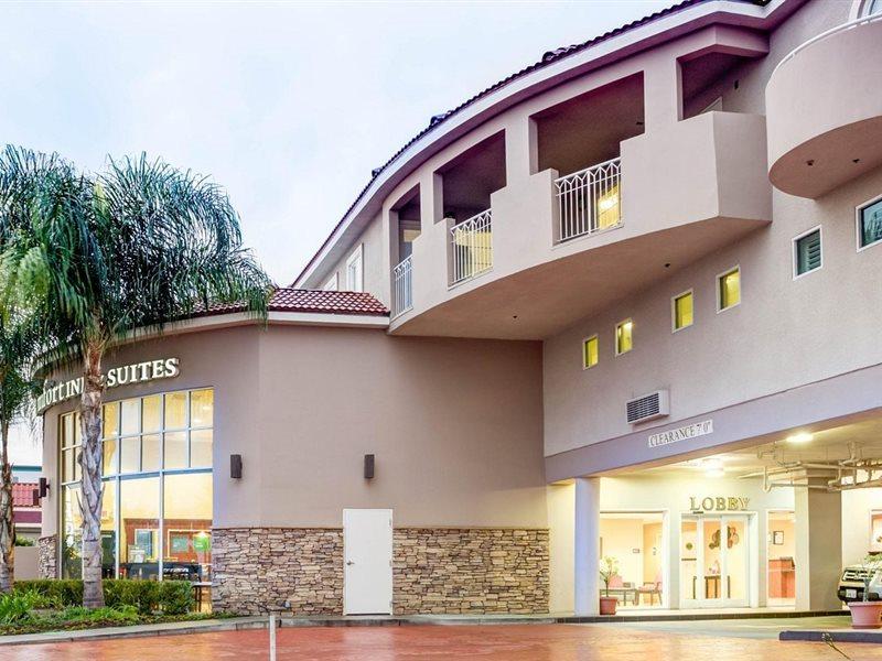 Comfort Inn & Suites Near Universal - N Hollywood - Burbank Los Angeles Esterno foto