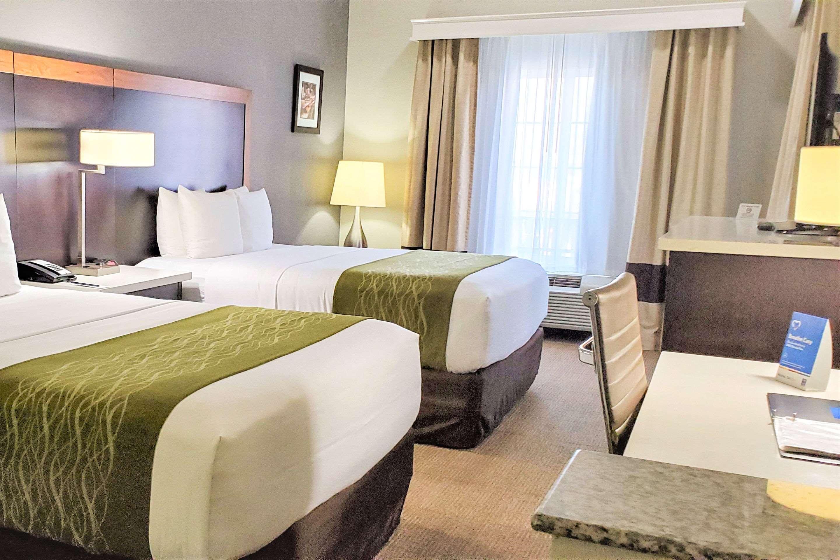 Comfort Inn & Suites Near Universal - N Hollywood - Burbank Los Angeles Esterno foto