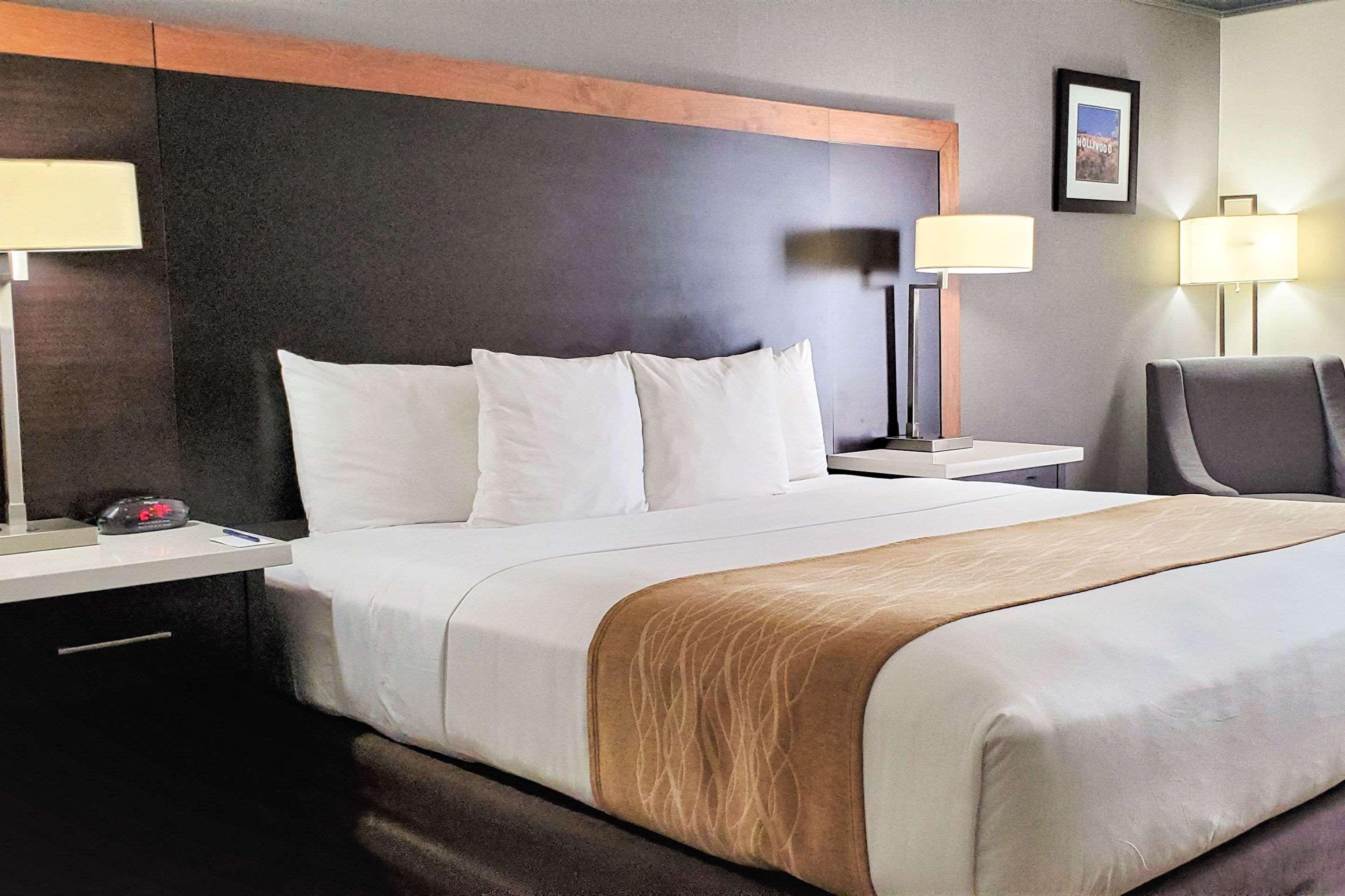 Comfort Inn & Suites Near Universal - N Hollywood - Burbank Los Angeles Esterno foto