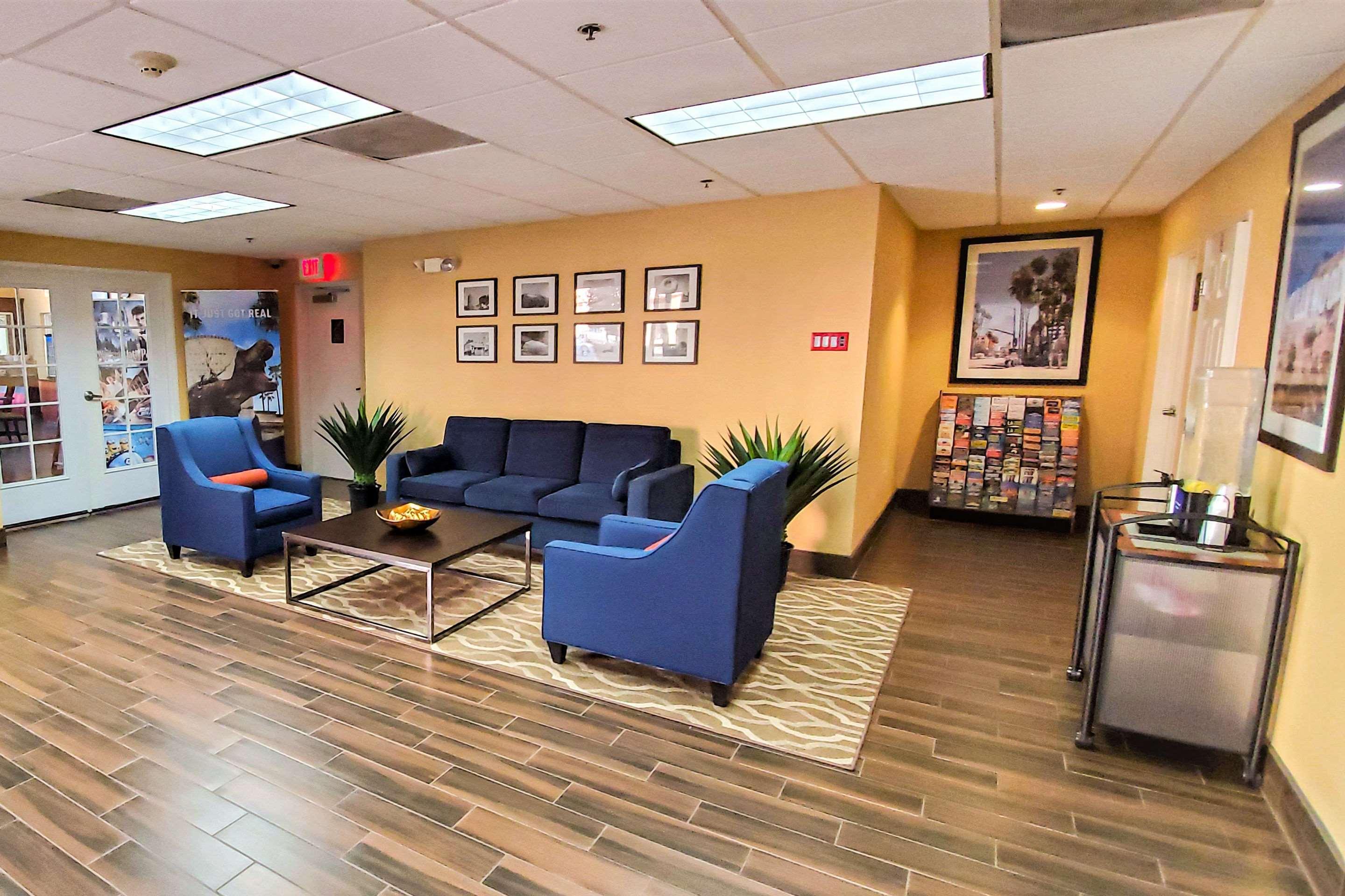 Comfort Inn & Suites Near Universal - N Hollywood - Burbank Los Angeles Esterno foto