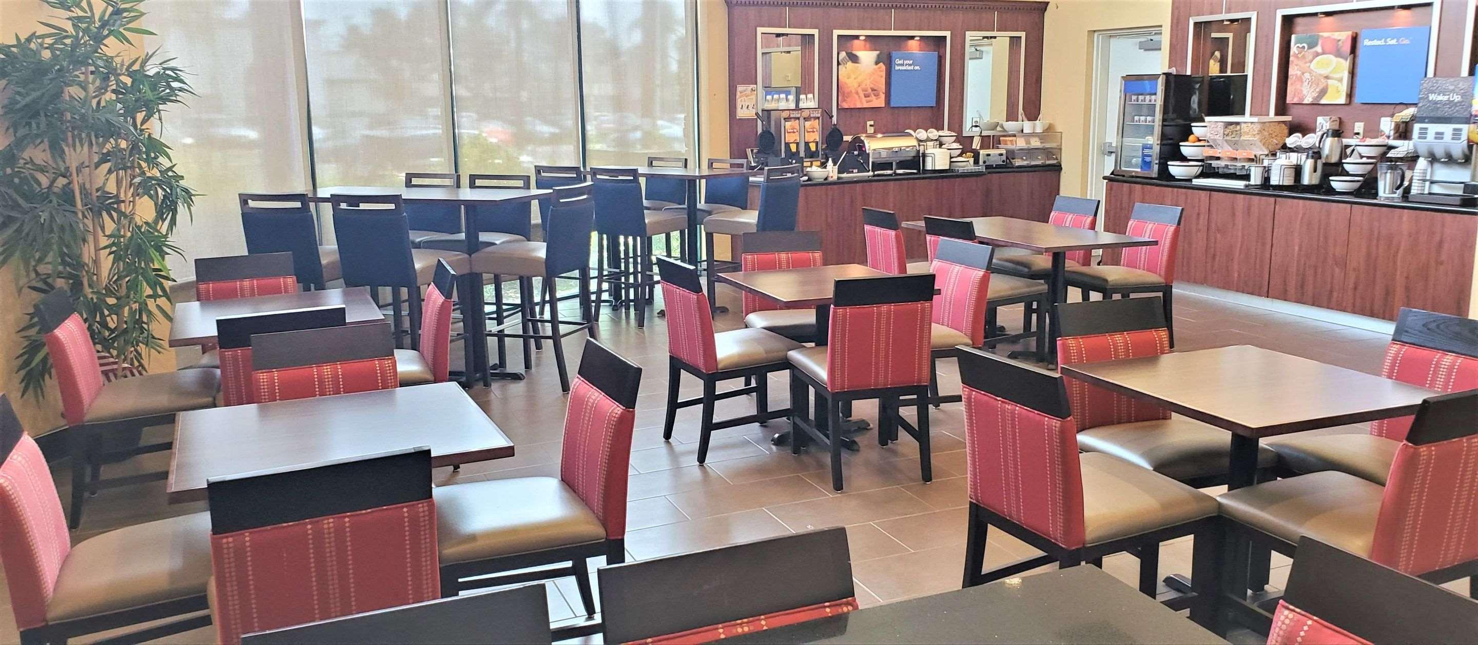 Comfort Inn & Suites Near Universal - N Hollywood - Burbank Los Angeles Esterno foto