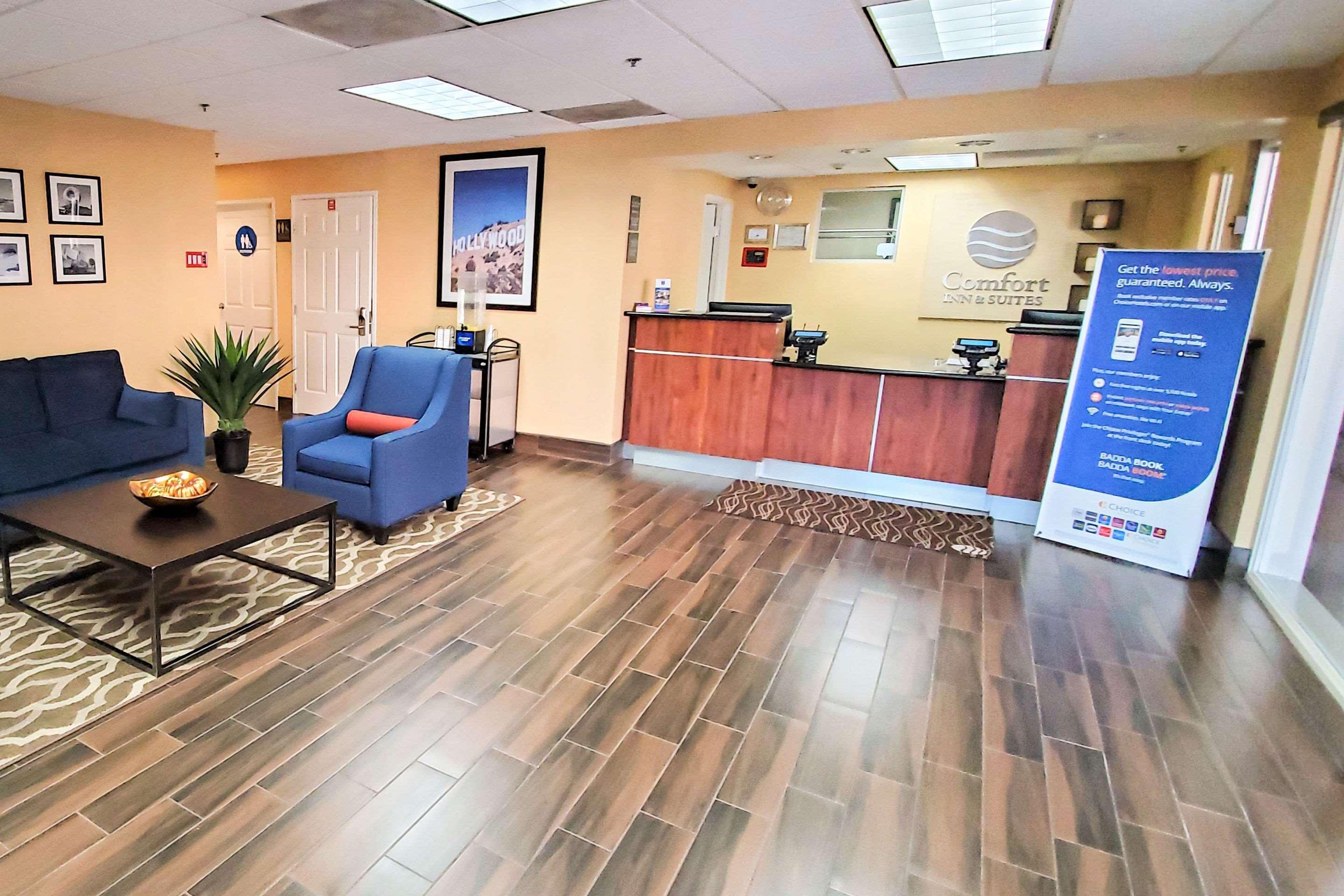 Comfort Inn & Suites Near Universal - N Hollywood - Burbank Los Angeles Esterno foto