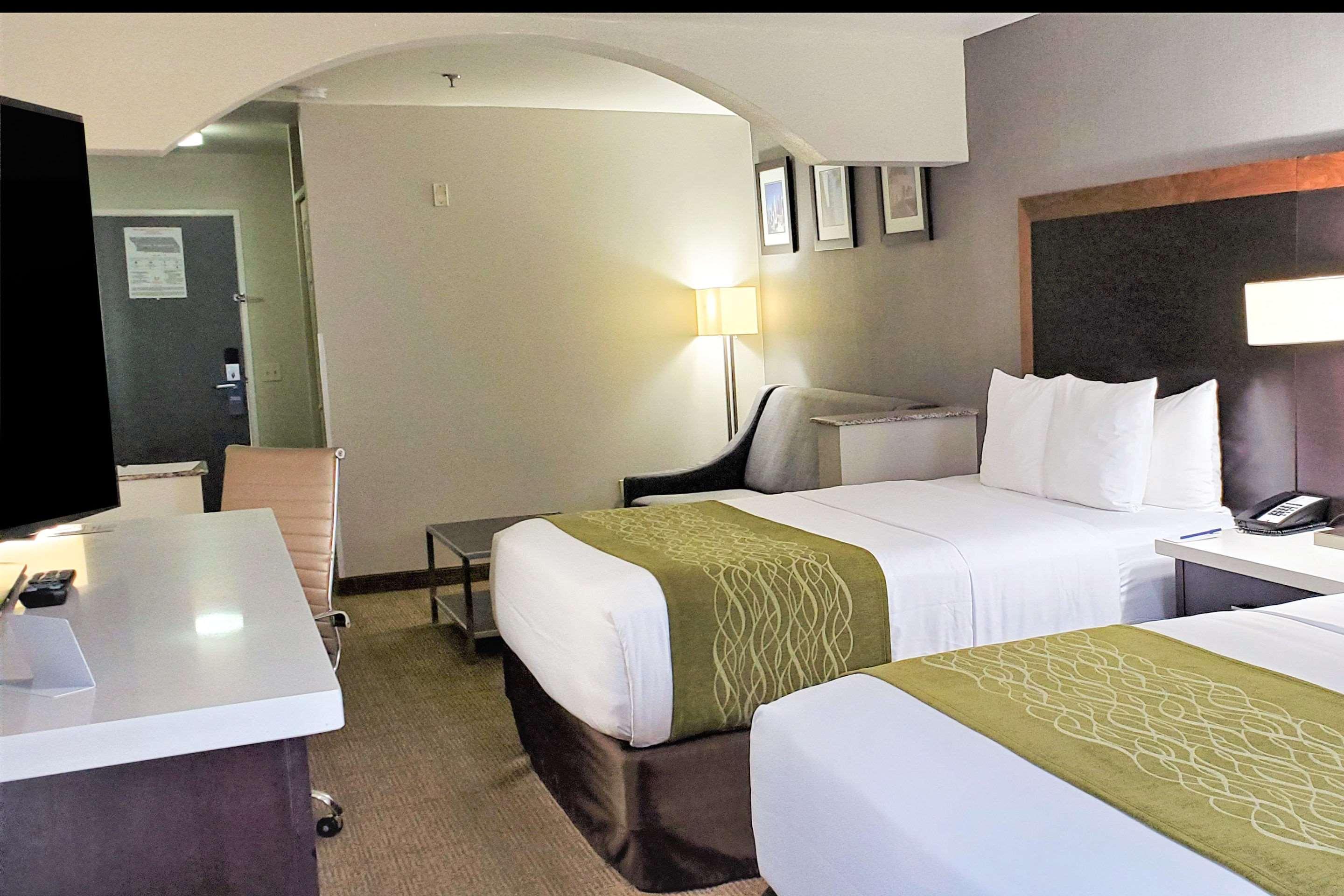 Comfort Inn & Suites Near Universal - N Hollywood - Burbank Los Angeles Esterno foto