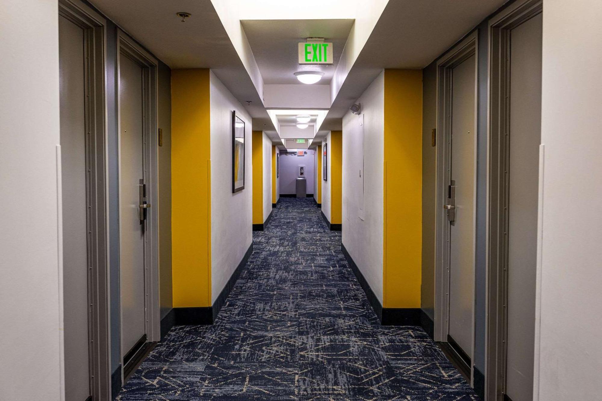 Comfort Inn & Suites Near Universal - N Hollywood - Burbank Los Angeles Esterno foto
