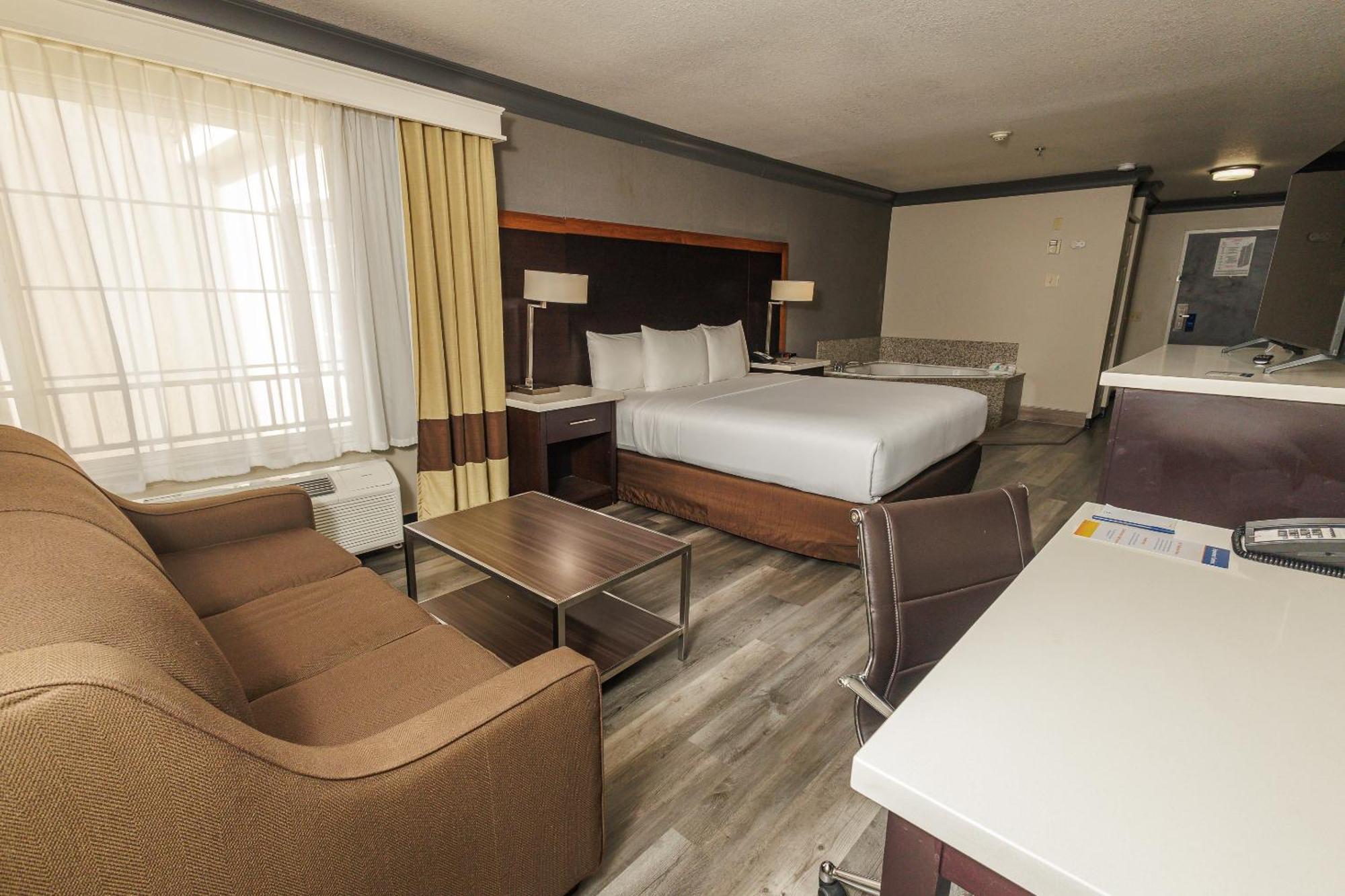 Comfort Inn & Suites Near Universal - N Hollywood - Burbank Los Angeles Esterno foto