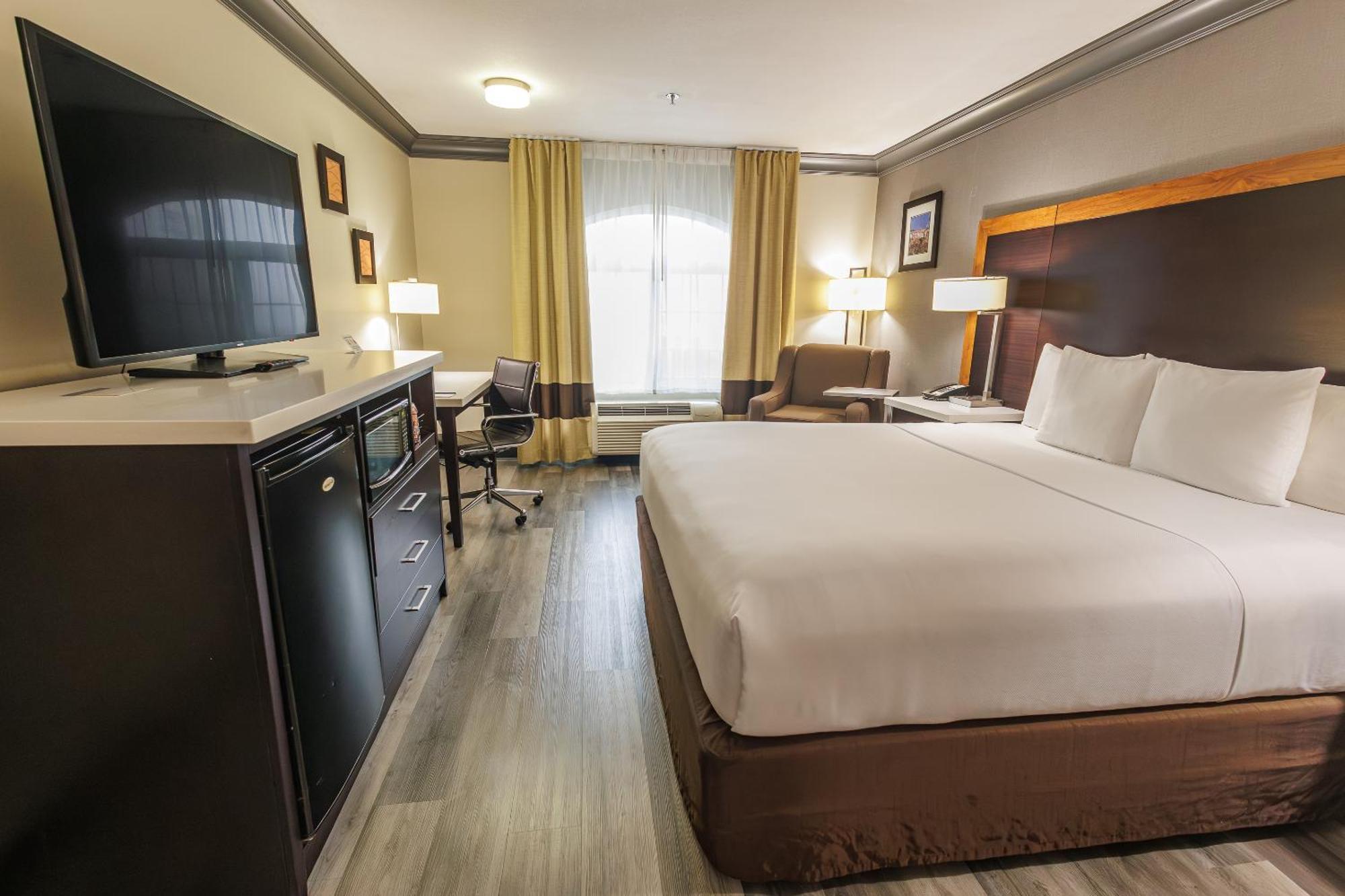 Comfort Inn & Suites Near Universal - N Hollywood - Burbank Los Angeles Esterno foto