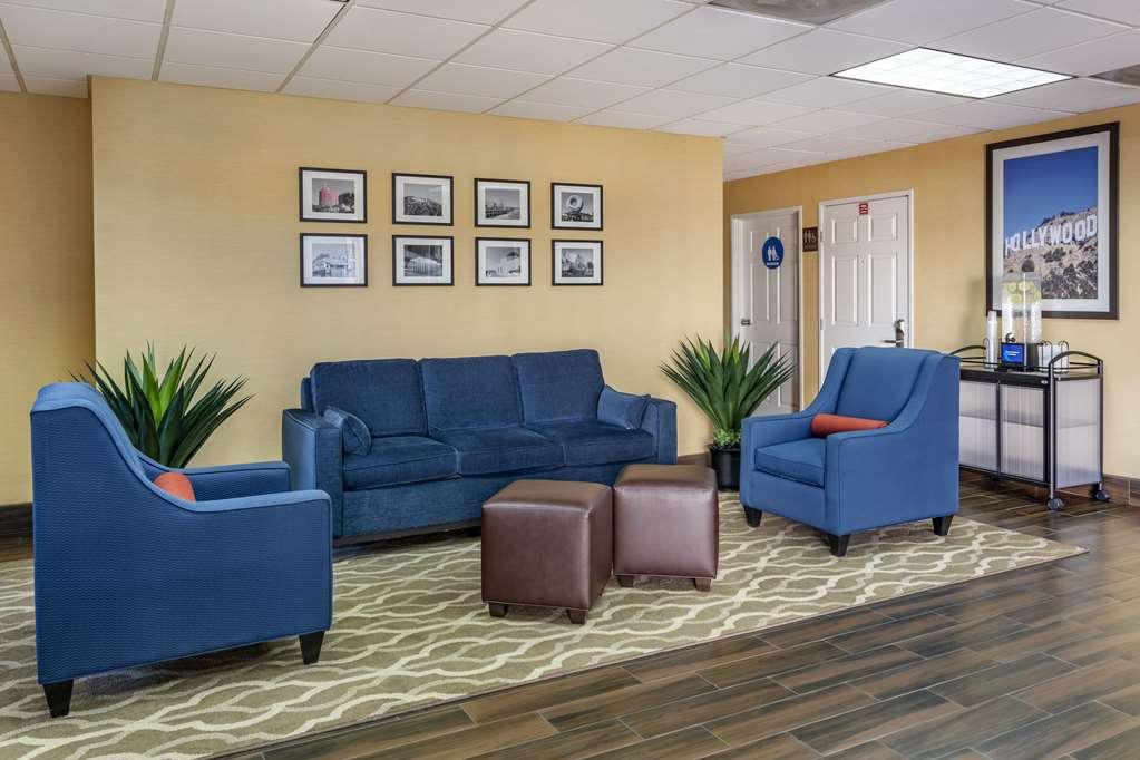 Comfort Inn & Suites Near Universal - N Hollywood - Burbank Los Angeles Interno foto